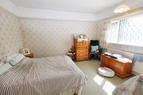 2 bedroom detached bungalow for sale, North Street, North Petherton, Bridgwater, Somerset TA6