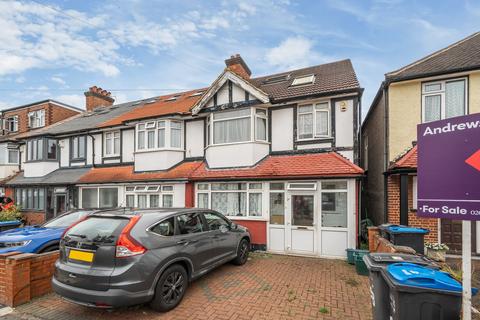 5 bedroom end of terrace house for sale, Chestnut Grove, Mitcham CR4