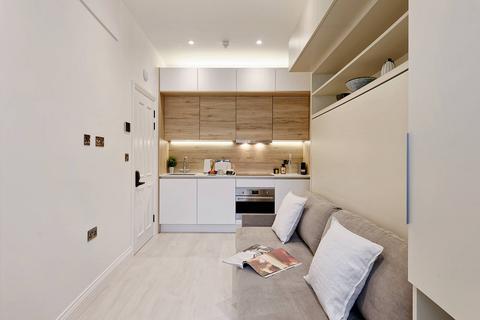 Studio to rent, Linden Gardens, London W2