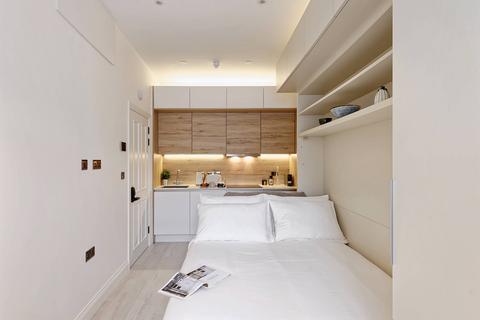 Studio to rent, Linden Gardens, London W2
