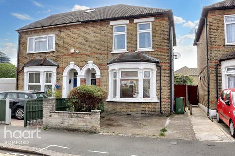 45 Como Street, Romford, RM7 7DT