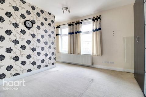 45 Como Street, Romford, RM7 7DT