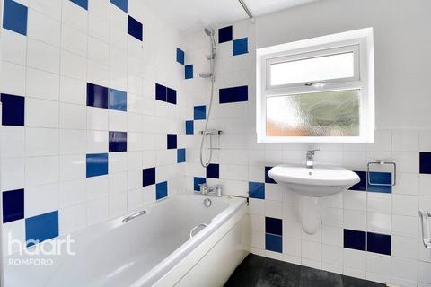 45 Como Street, Romford, RM7 7DT