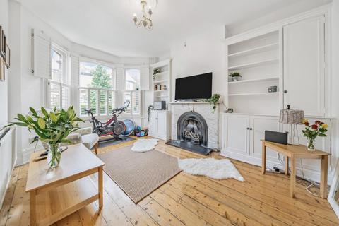 2 bedroom flat for sale, Cromford Road, London