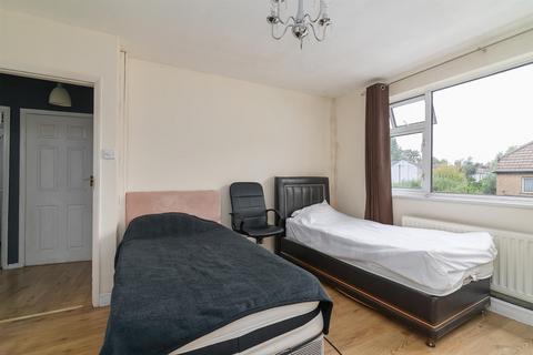 2 bedroom maisonette for sale, Shelbourne Road, London