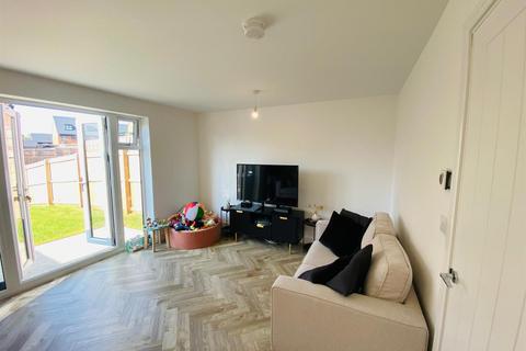 3 bedroom semi-detached house for sale, Wellbank Way, Ashton Under Lyne OL6