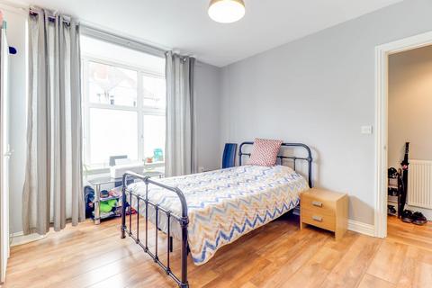 91 Manor Road, Guildford, GU2 9NW
