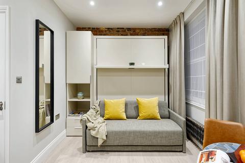 Studio to rent, Emperors Gate, London SW7