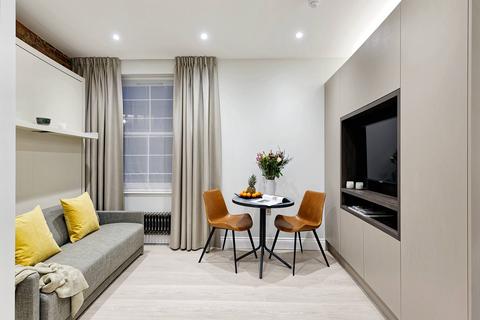 Studio to rent, Emperors Gate, London SW7