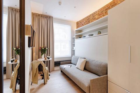 Studio to rent, Emperors Gate, London SW7