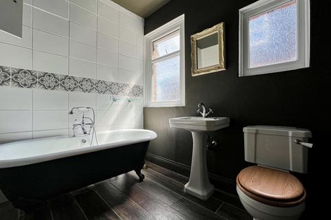 94 Goldsmith Avenue, London, W3 6HW