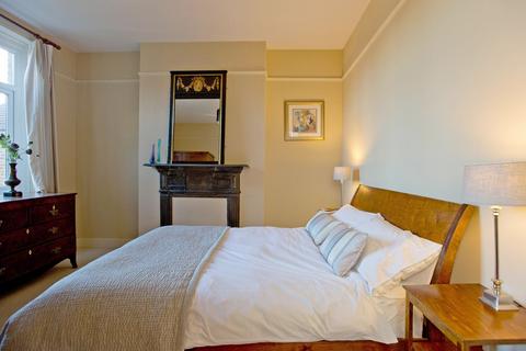 94 Goldsmith Avenue, London, W3 6HW