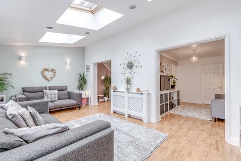 9 Bentham Place, Standish, Wigan, WN6 0NB