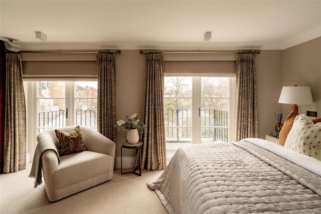Principlal Bedroom