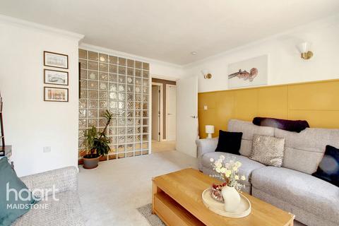 2 bedroom apartment for sale, Holland Road, Maidstone