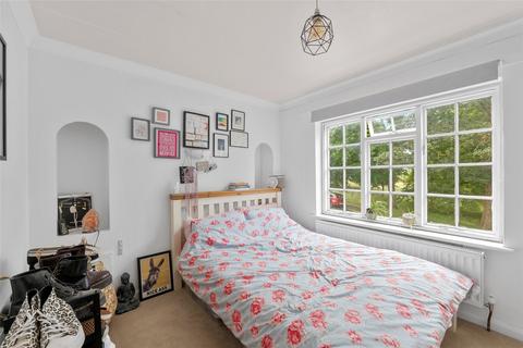 1 bedroom maisonette for sale, St. Johns, Redhill, RH1