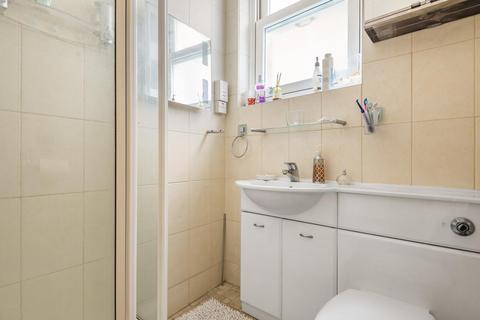 4 bedroom flat for sale, Ellingham Road, Shepherd's Bush