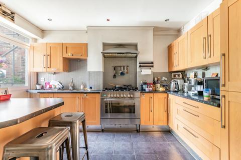 4 bedroom flat for sale, Ellingham Road, Shepherd's Bush