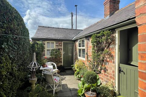 3 bedroom terraced house for sale, Poppleton Road, York