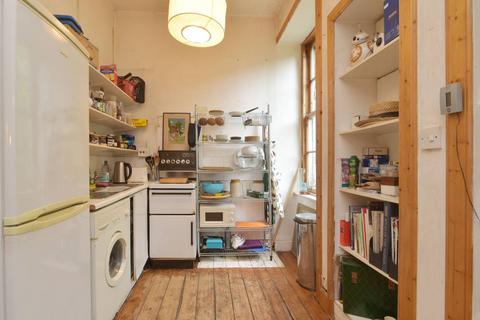 20/3 St. Stephen Place, Edinburgh, EH3 5AJ