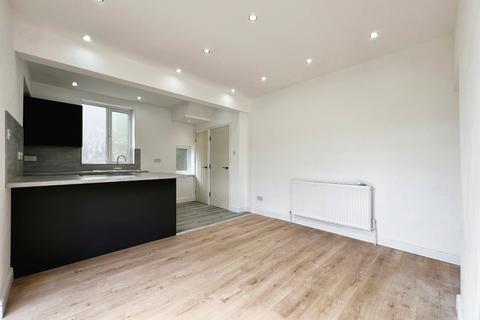51 Orient Road, Salford, M6 8LE