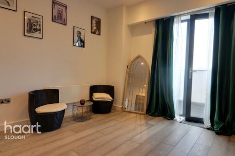 undefined, Bath Road, Slough