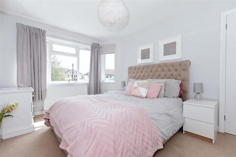 108 Ardingly Drive, Goring By Sea, Worthing, BN12 4TP