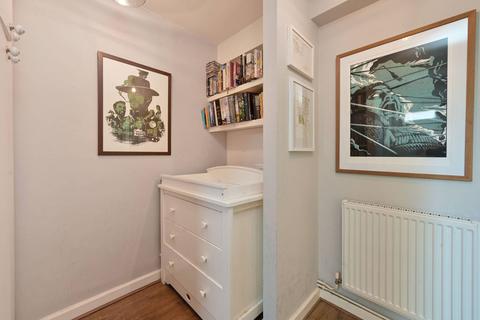 96 Garrick Close, London, W5 1AT