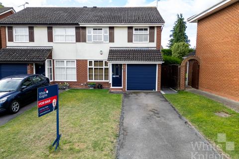 3 bedroom semi-detached house for sale, Hawker Way, Reading RG5