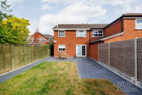 3 bedroom semi-detached house for sale, Hawker Way, Reading RG5