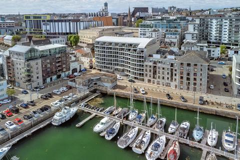 2 bedroom apartment for sale, Discovery Wharf, Sutton Harbour, Plymouth, PL4 0RB