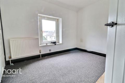 2 bedroom terraced house to rent, Upper Bridge Street, Pontypool