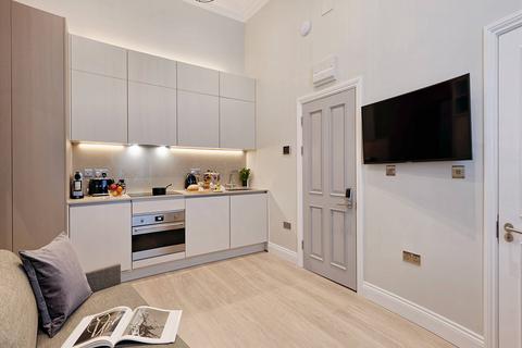 Studio to rent, Emperors Gate, London SW7