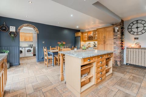 Heathcote House Poolhouse Road, Wombourne, Wolverhampton, WV5 8AZ