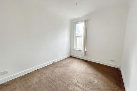 2 bedroom flat for sale, North Birkbeck Road, Leytonstone