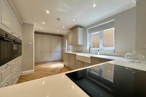 12 Farriers Drive, Billericay, CM12 0XZ