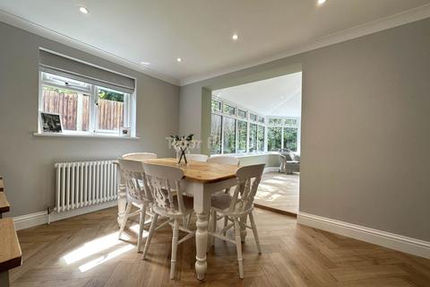 12 Farriers Drive, Billericay, CM12 0XZ