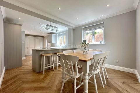 12 Farriers Drive, Billericay, CM12 0XZ