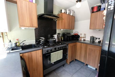 2 bedroom semi-detached house for sale, Narbonne Avenue, Ellesmere Park, M30