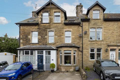 3 bedroom character property for sale, 2 Victoria Buildings, Lower Bentham