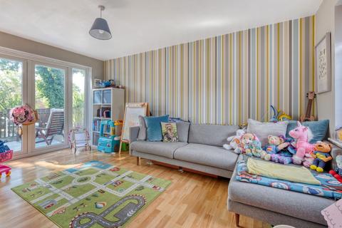 37 Austcliff Close, Redditch, B97 5NZ