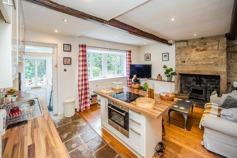2 Copperas Row, Greetland, Halifax, HX4 8PN