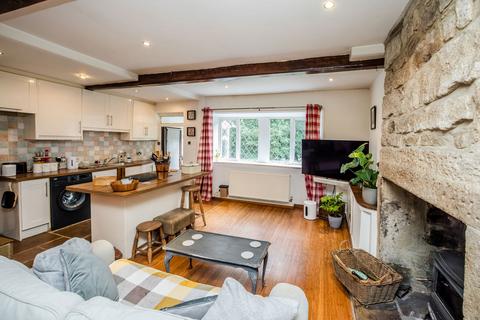 2 Copperas Row, Greetland, Halifax, HX4 8PN