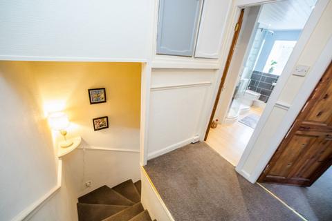 2 Copperas Row, Greetland, Halifax, HX4 8PN