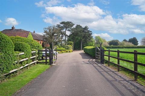 3 bedroom barn conversion for sale, Ox Leys Road, Sutton Coldfield, B75 7HP