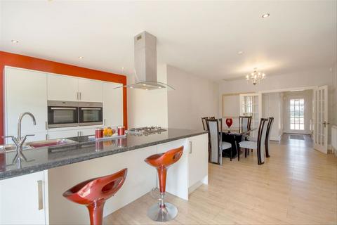 389 Walmley Road, Sutton Coldfield, B76 1PB