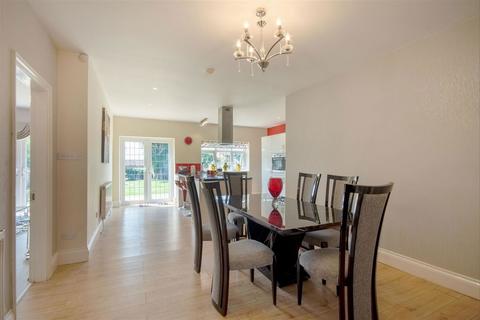 389 Walmley Road, Sutton Coldfield, B76 1PB