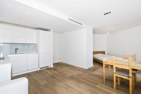 Studio to rent, Bethnal Green Road, London E1