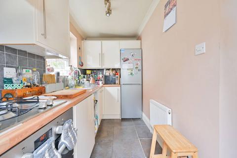 2 bedroom flat for sale, Cowick Road, Tooting Bec, London, SW17