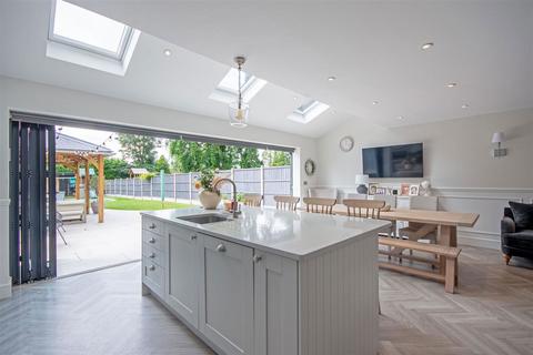 1a Reddicap Hill, Sutton Coldfield, B75 7BH